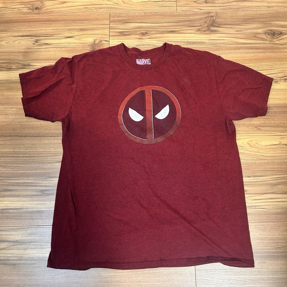 Marvel Deadpool Logo Graphic T-Shirt XL Red Superhero Minimalist - Picture 2 of 5